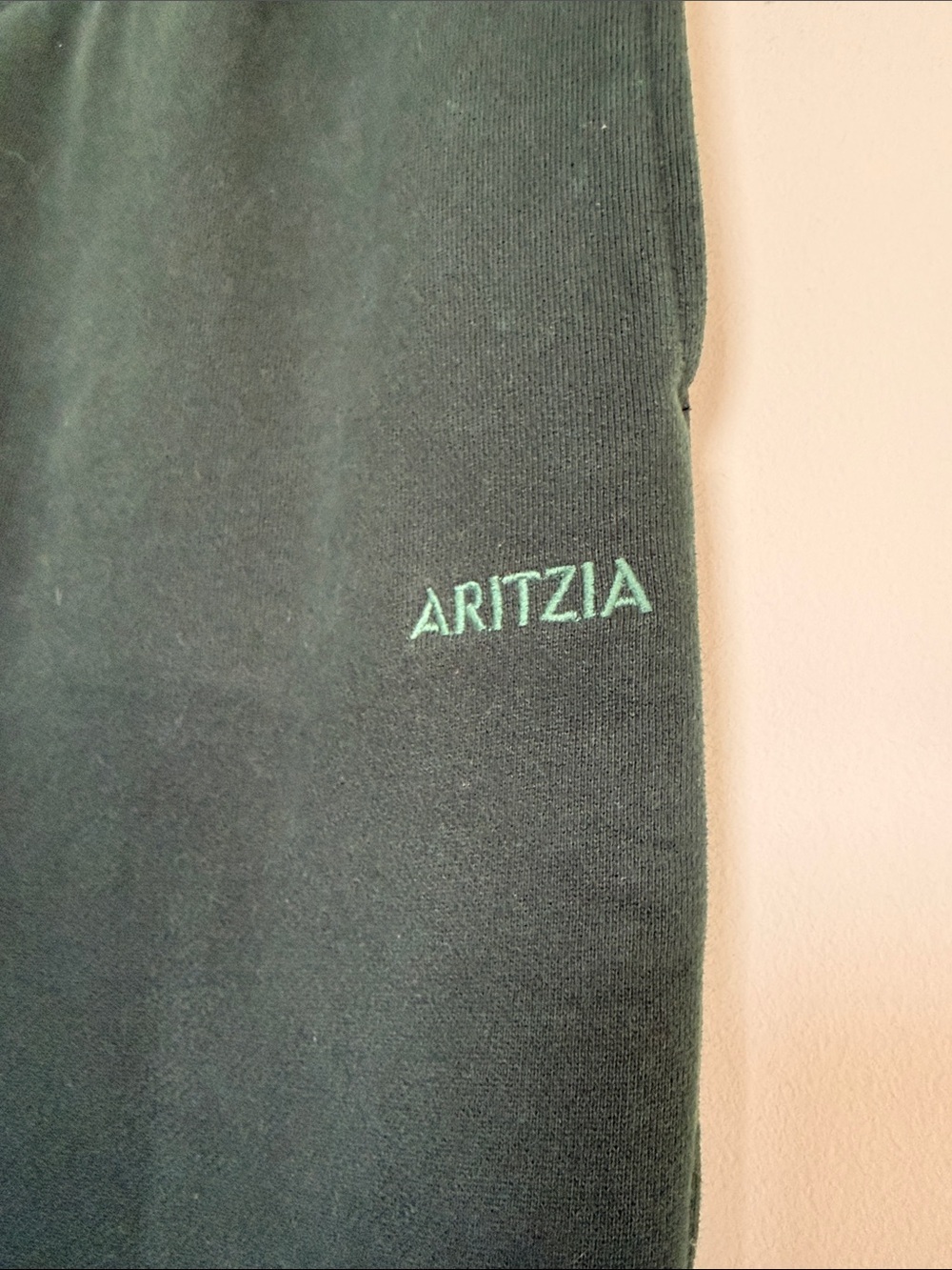 Aritzia Women’s Dark Green Drawstring Sweatpants - Picture 3 of 10